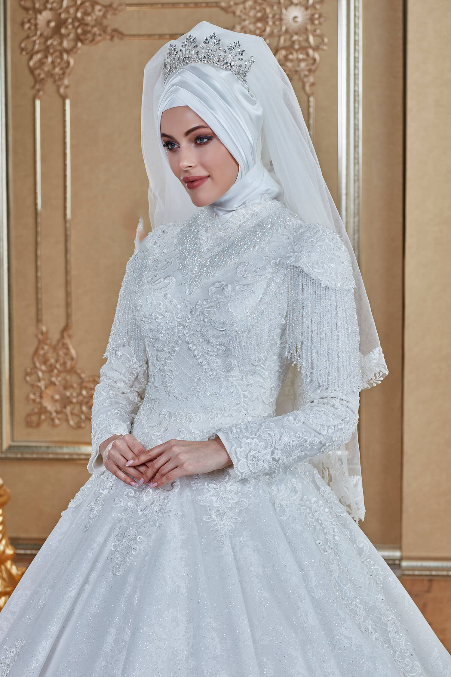 Judge Collar Pendulum Shoulder A-Line Hijab Wedding Dress