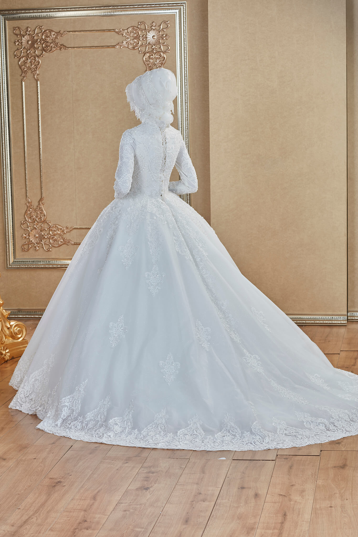 Judge Collar A-Line Hijab Wedding Dress with Bead Embroidered