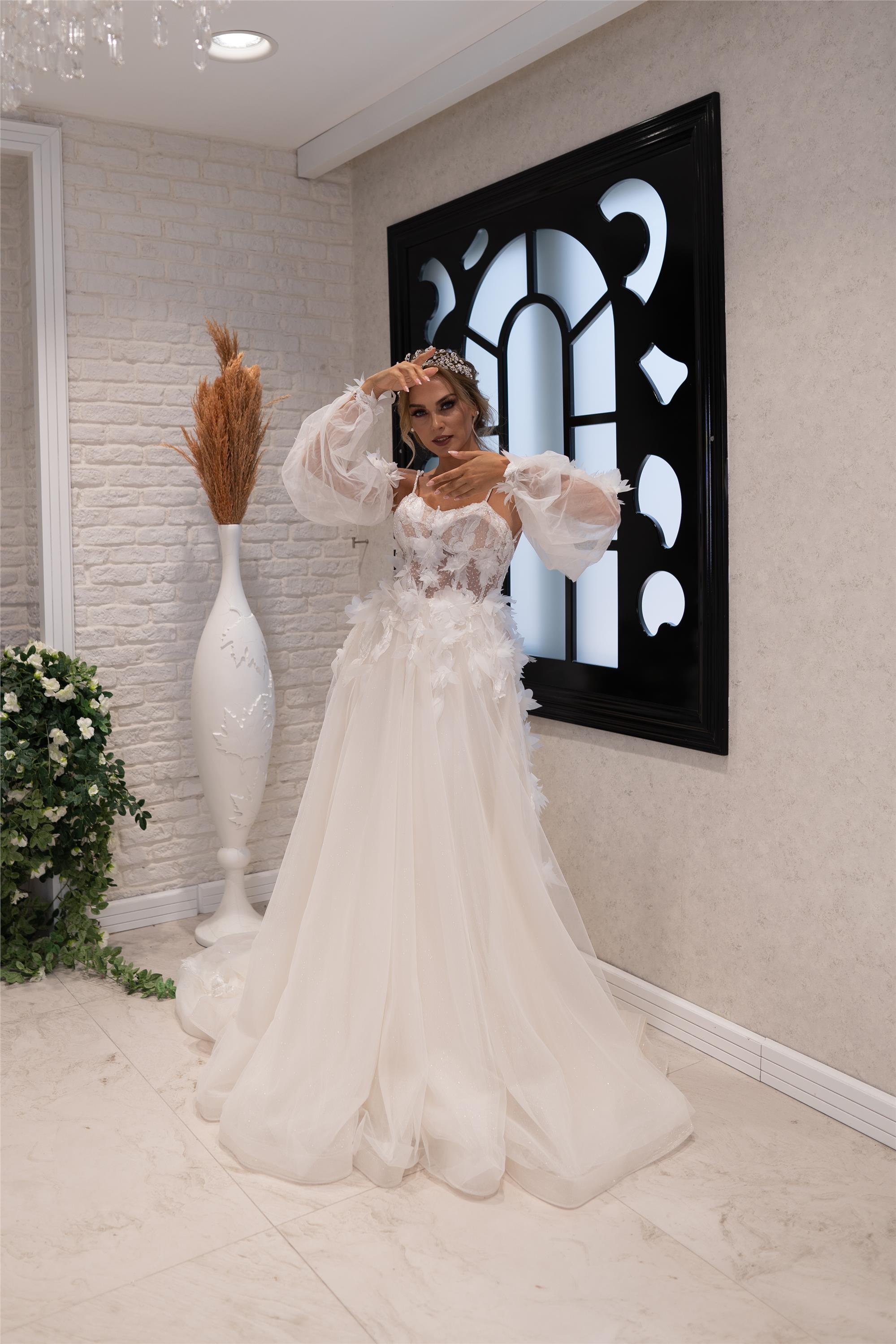 Balloon Sleeve Detailed 3D Helen Wedding Dress
