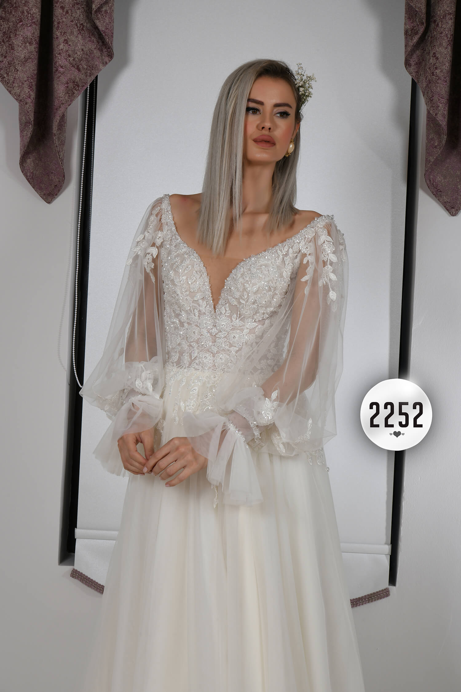 Low-Sleeve Pleated Skirt Helen Wedding Dress