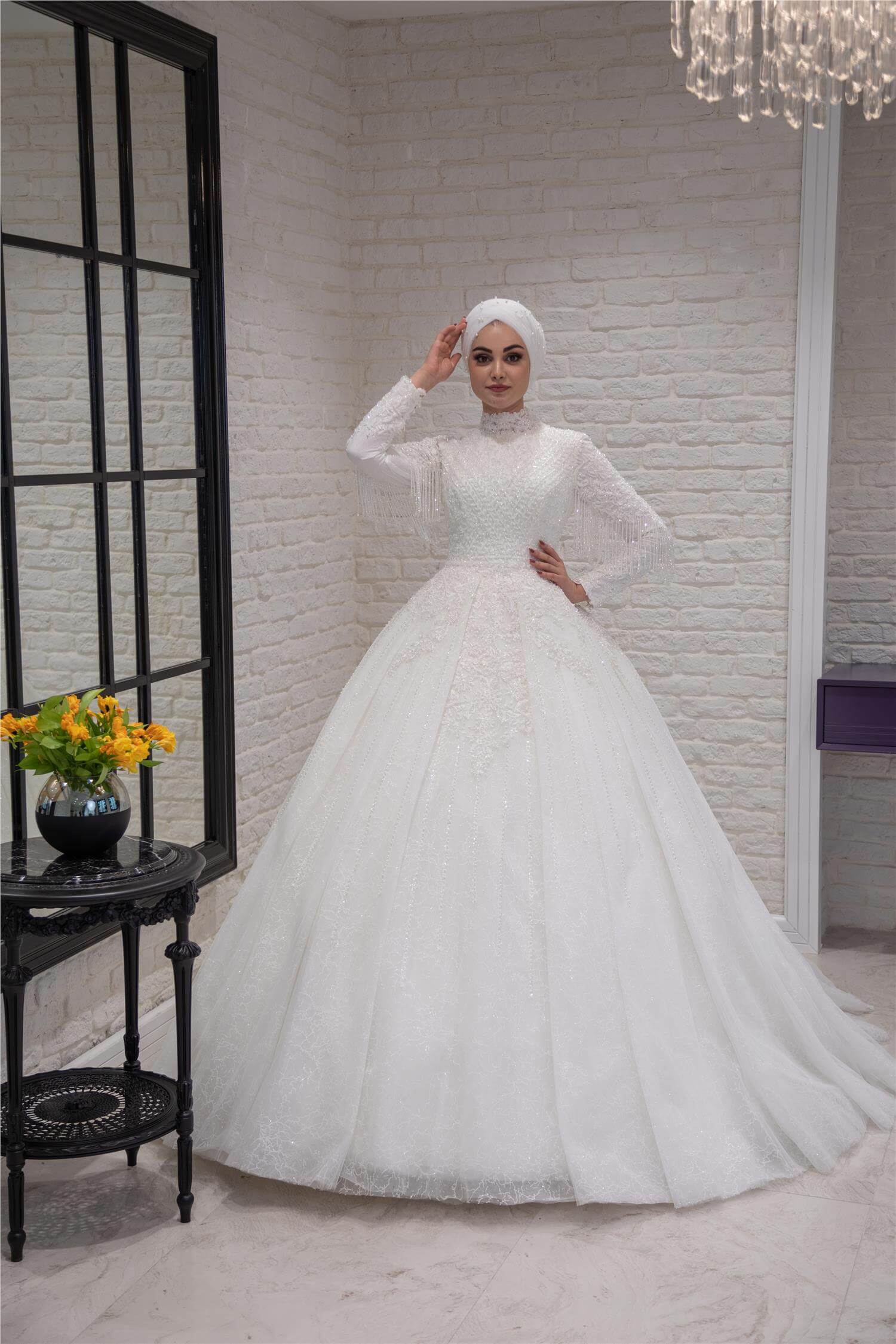 Judge Collar Helen Hijab Wedding Dress with Tulle Skirt