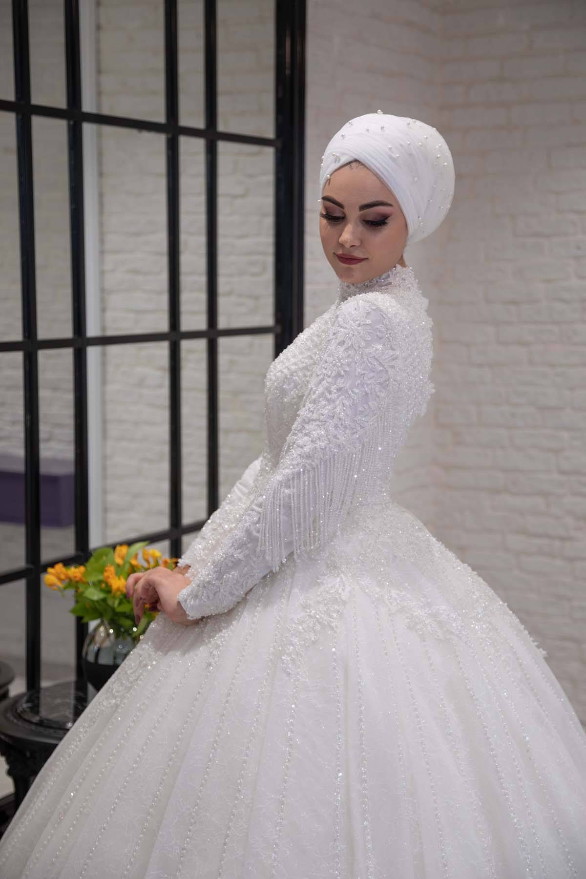 Crystal Balloon Sleeve Brooch Detailed A-Line Hijab Wedding Dress