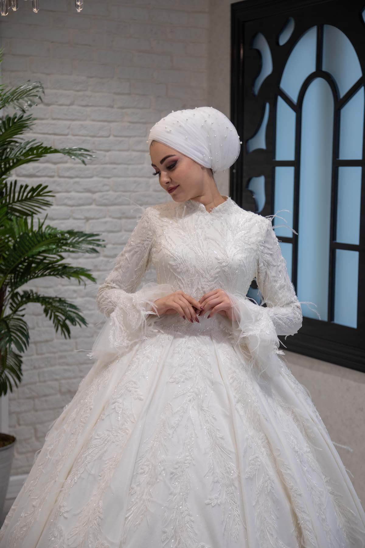 Lace Embroidered Spanish Sleeve Princess Hijab Wedding Dress on Plaid Tulle