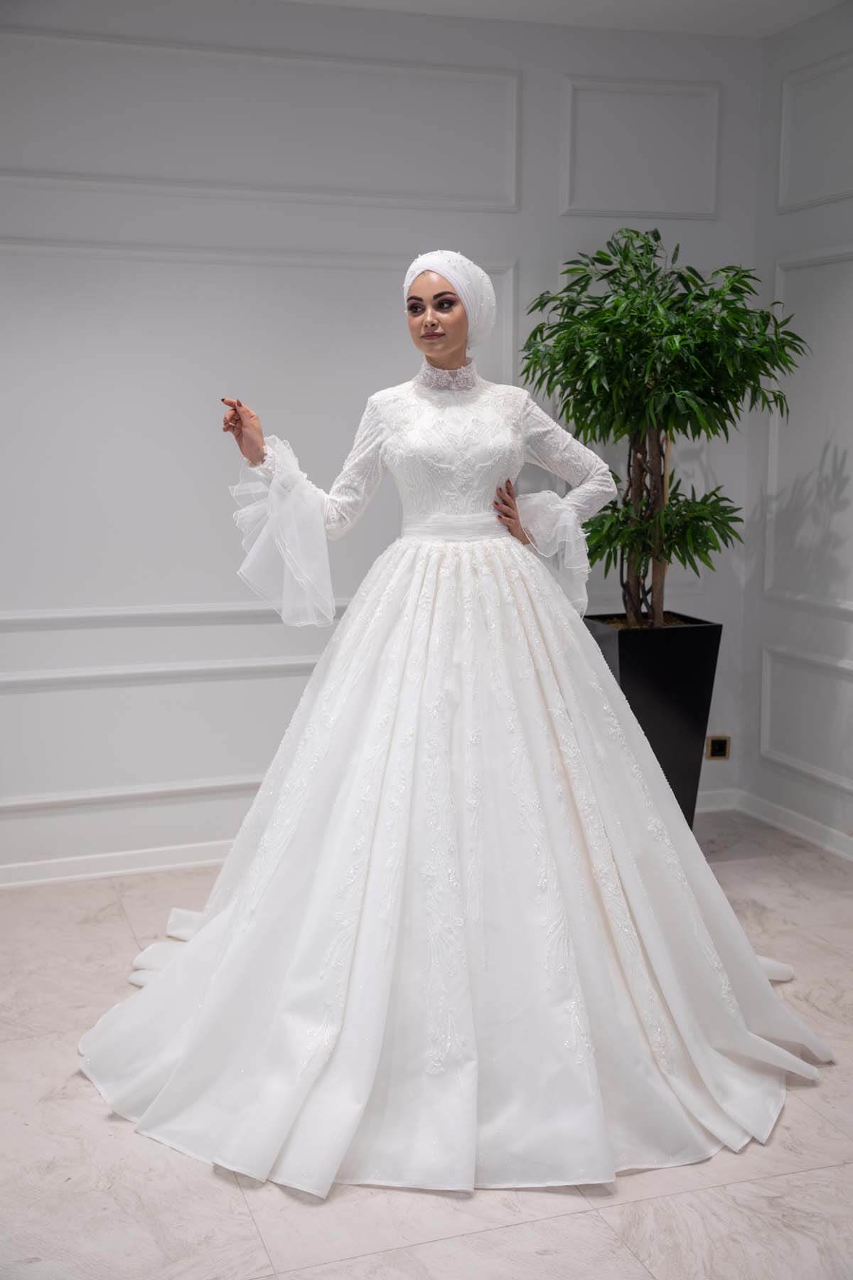 Lace Embroidered Long Sleeves Princess Hijab Wedding Dress