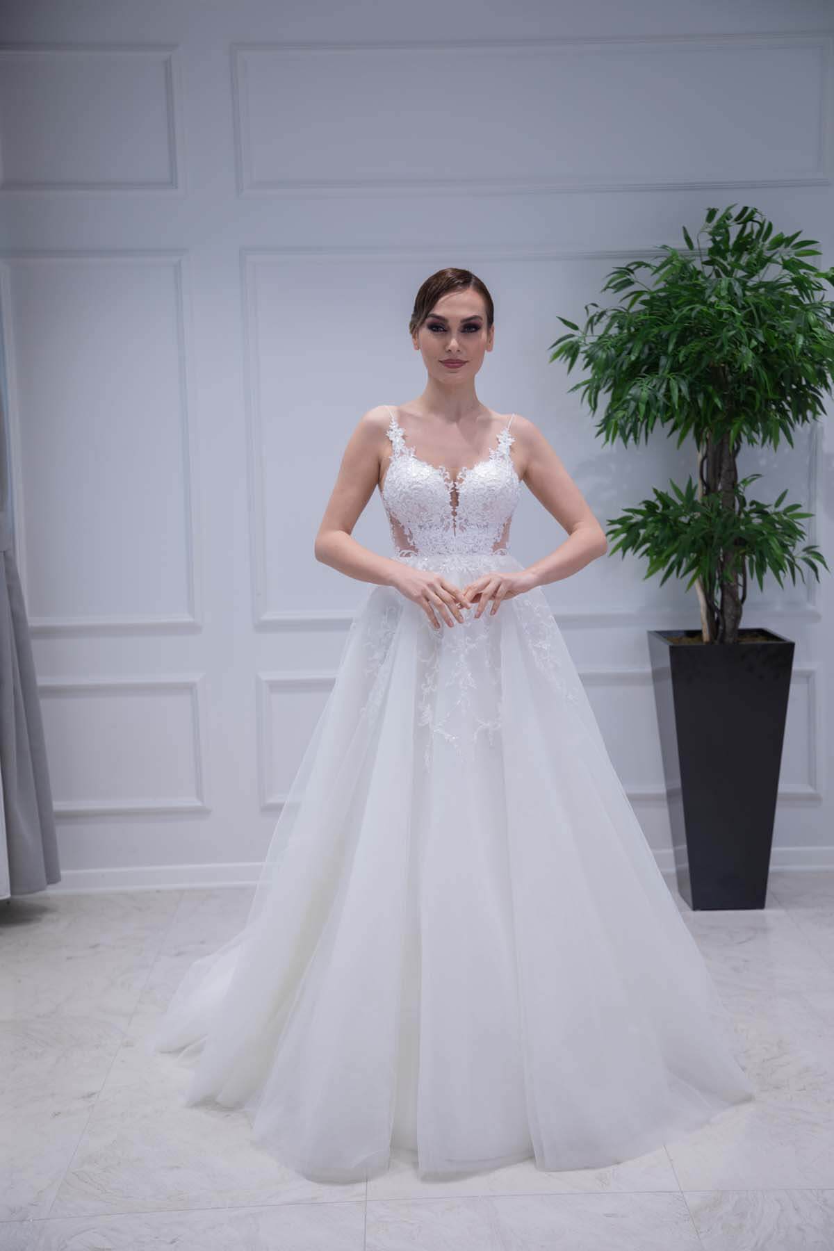 Helen Wedding Dress with Shoulder Straps and Low-Cut Decollete