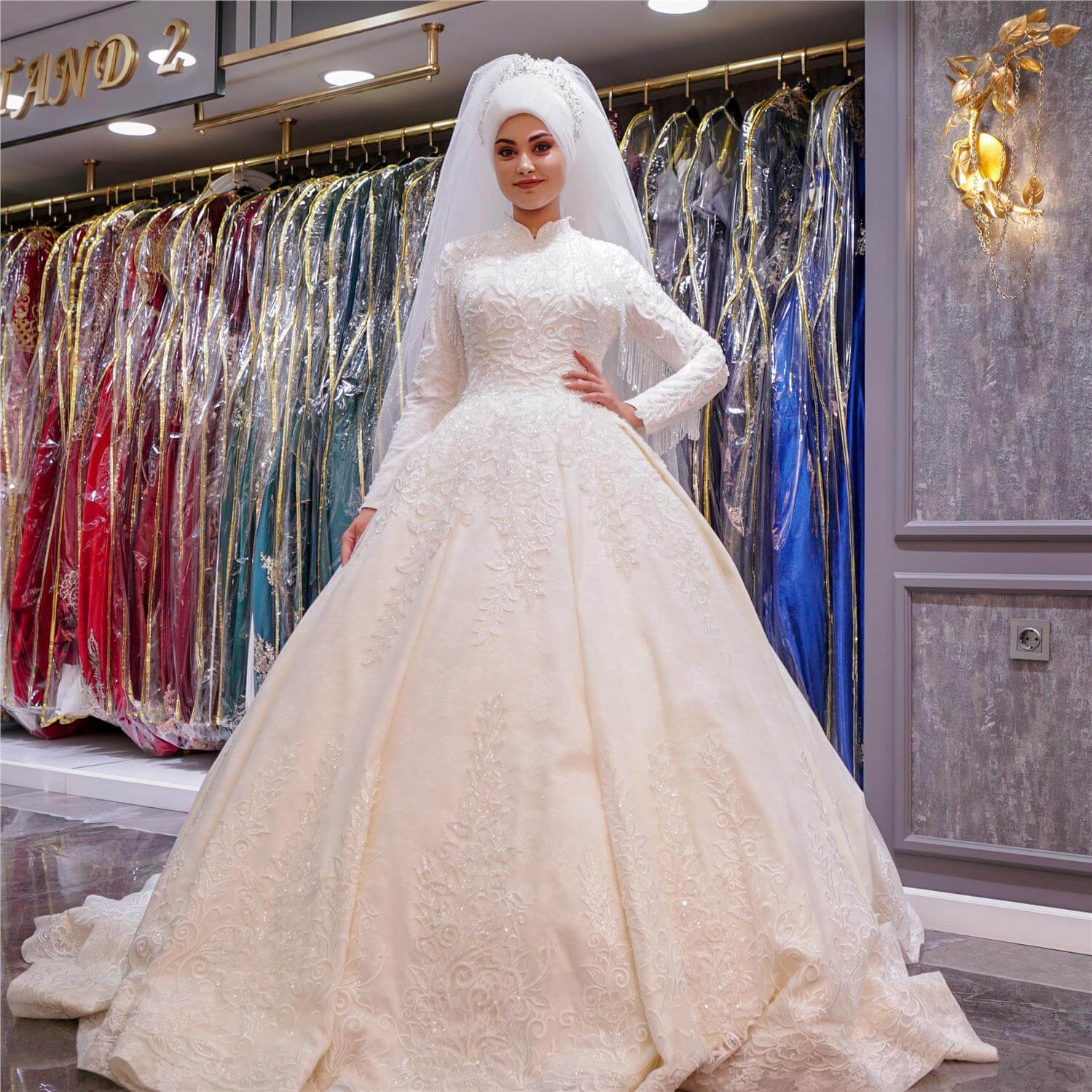 Bohemian Sleeve Flower Embroidered Princess Hijab Wedding Dress Model