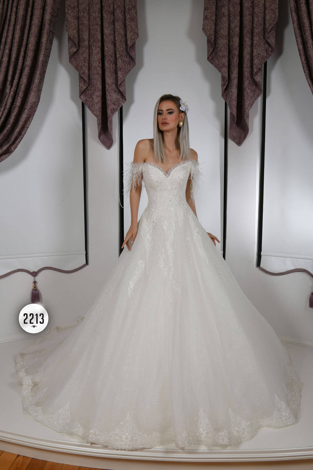 Wholesale Helen Wedding Dress Model 3
